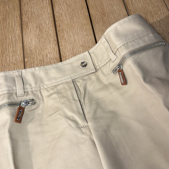 MICHAEL KORS~Size 14~ Tan Bermuda Walking Shorts ~Leather Pocket Zipper ~Women’s - Picture 5 of 15
